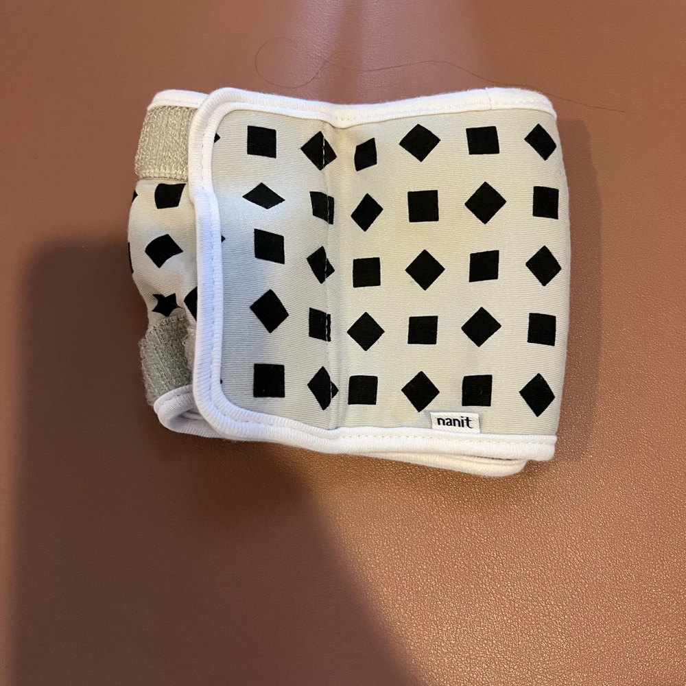 Nanit Breathing Band with Black Diamond Design
